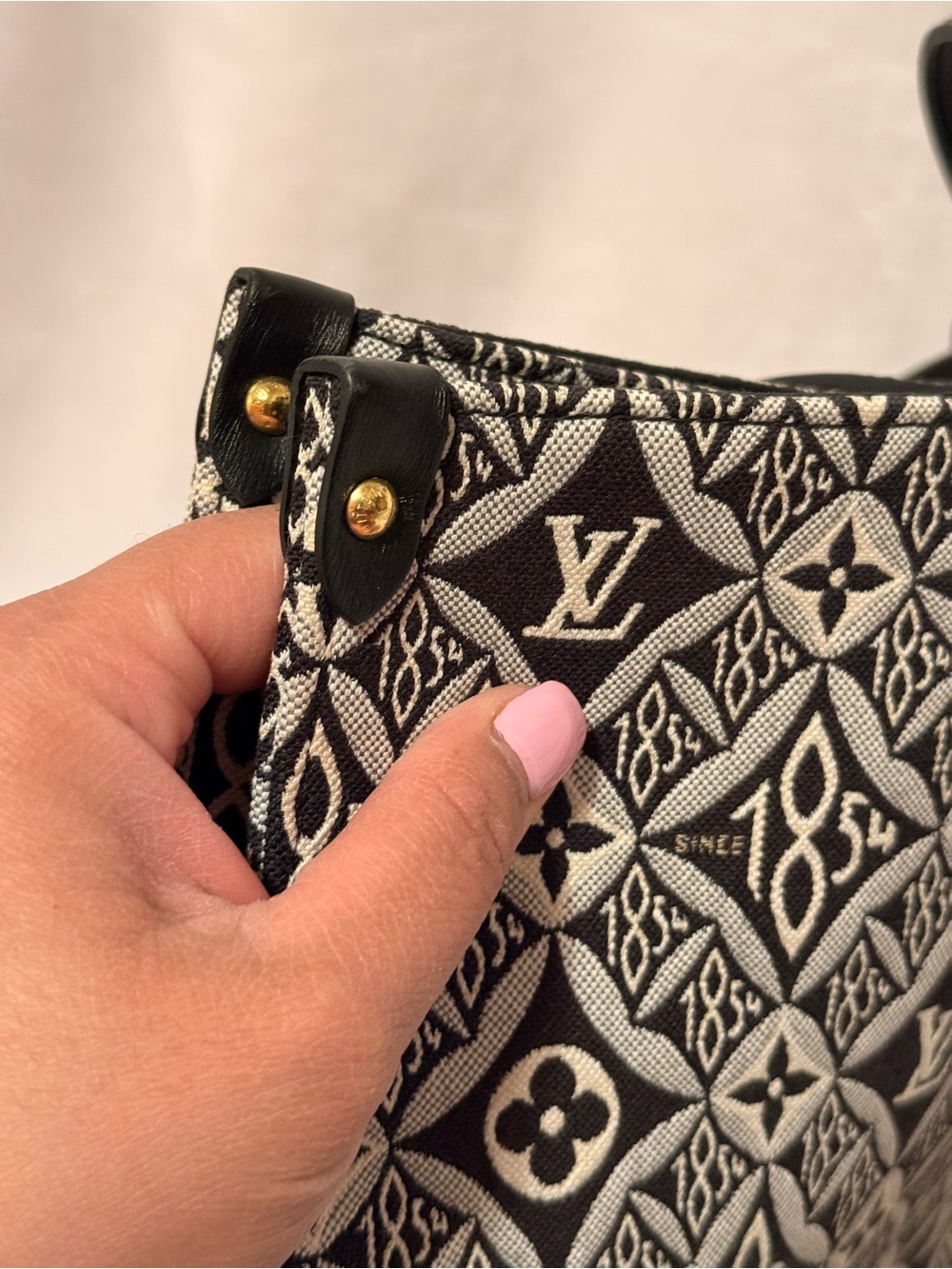 Limited Edition Louis Vuitton OTG GM Tote “Since 1854” Collection With Microchip - Picture 13 of 16
